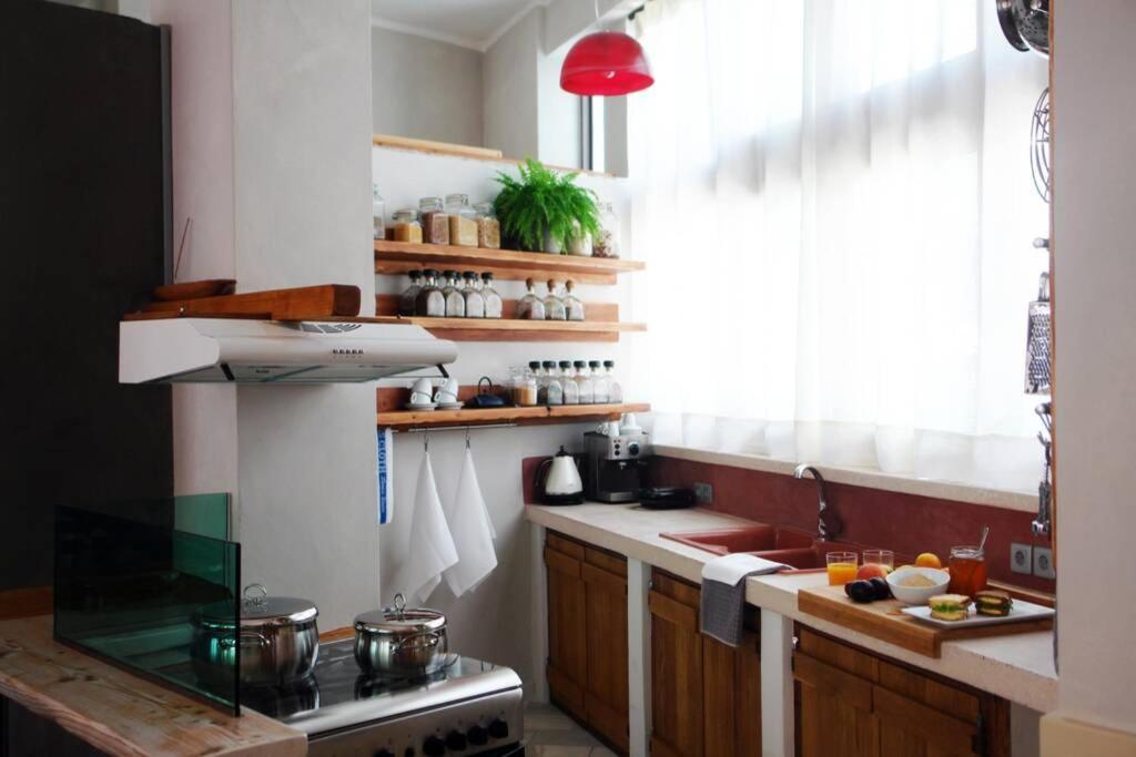 Unique - Spacious Studio With Rooftop / Thissio Athen Eksteriør billede